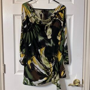 Essentials by Milano size XL blouse